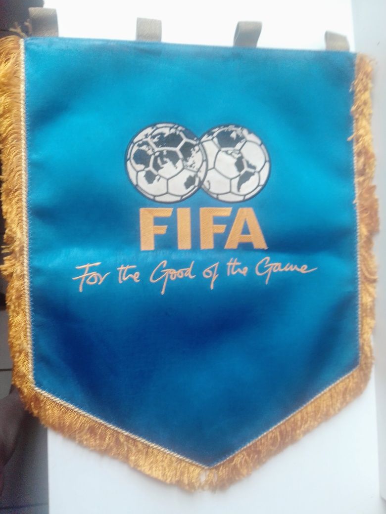 Galhardetes Oficiais  da FIFA 1993 e Uefa CAF Meredian CUP 1997