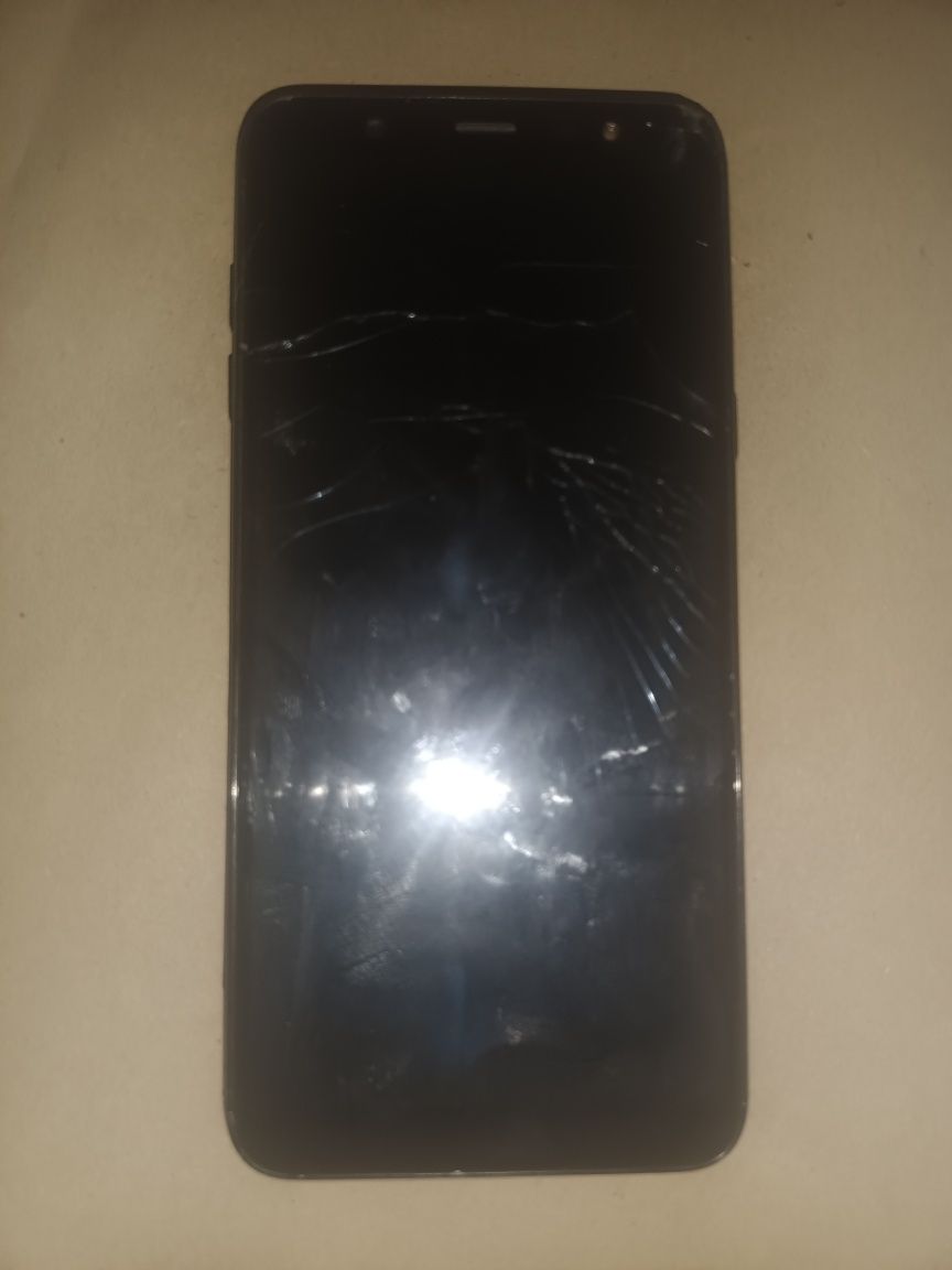 Samsung A6 разбитый дисплей