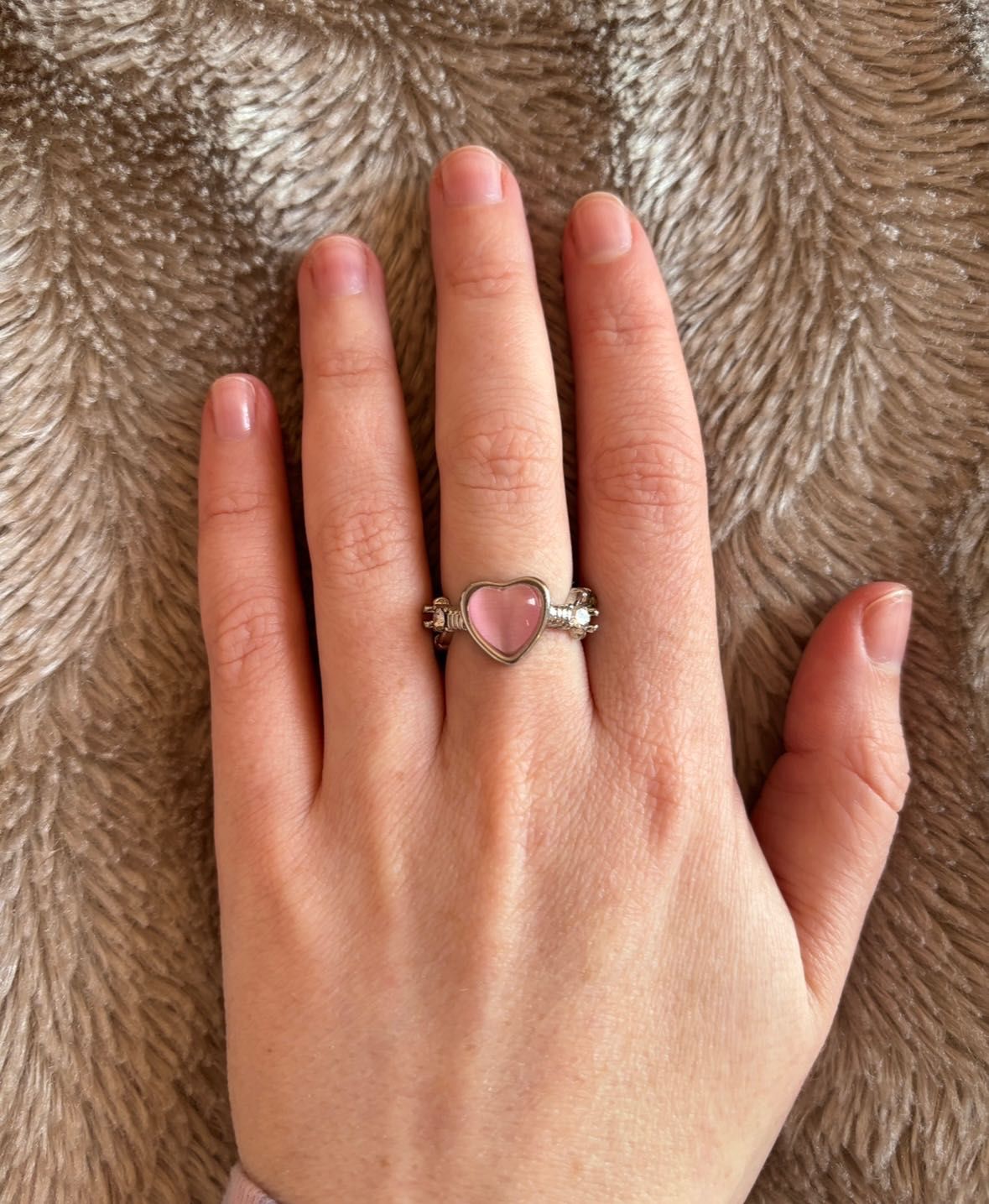 Женское кольцо , кольцо с камнем , размер регулируется, бижутерия
