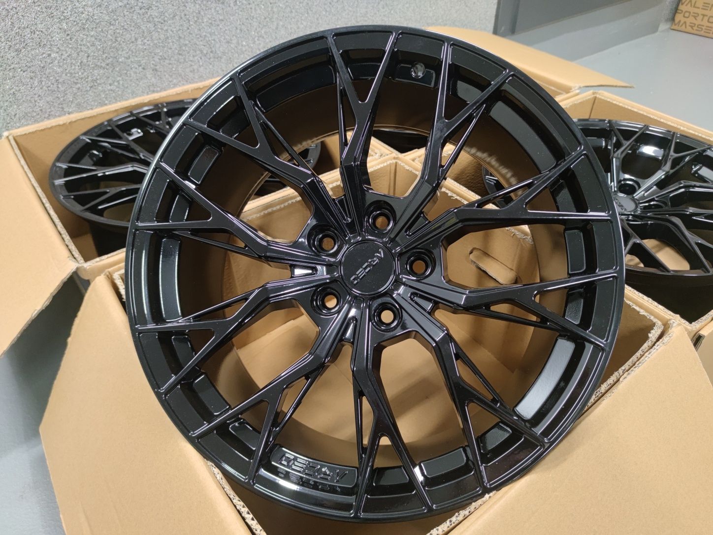 Felgi Arceo Roma 20 " 5x112 czarny połysk