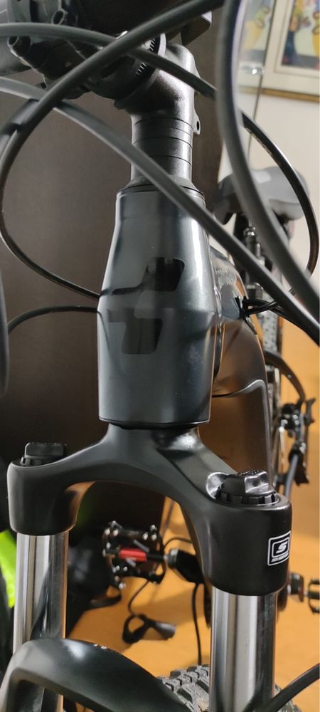 Bicicleta electrica BTT - CUBE - reaction PFM