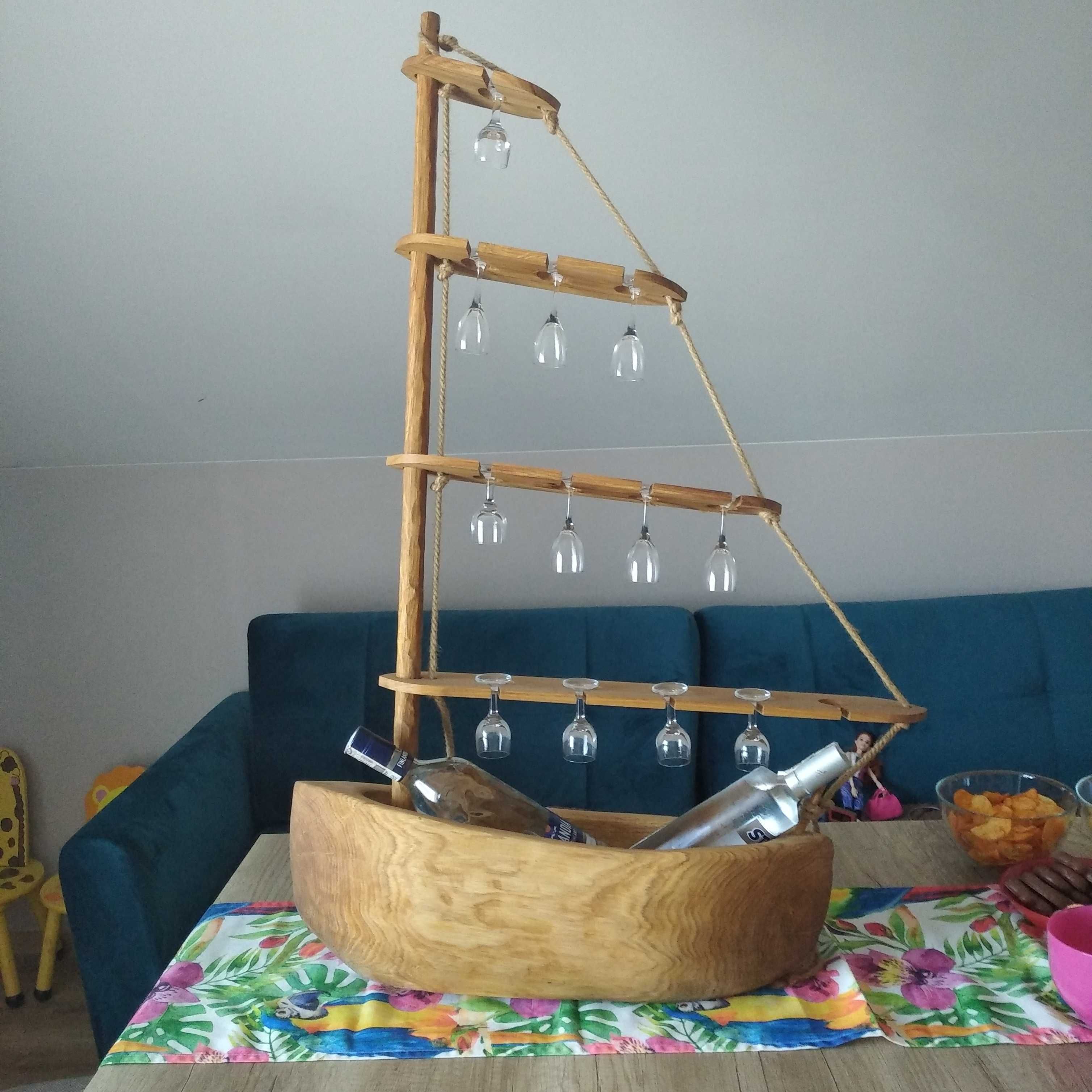 Ręcznie robiona łódka na alkohol