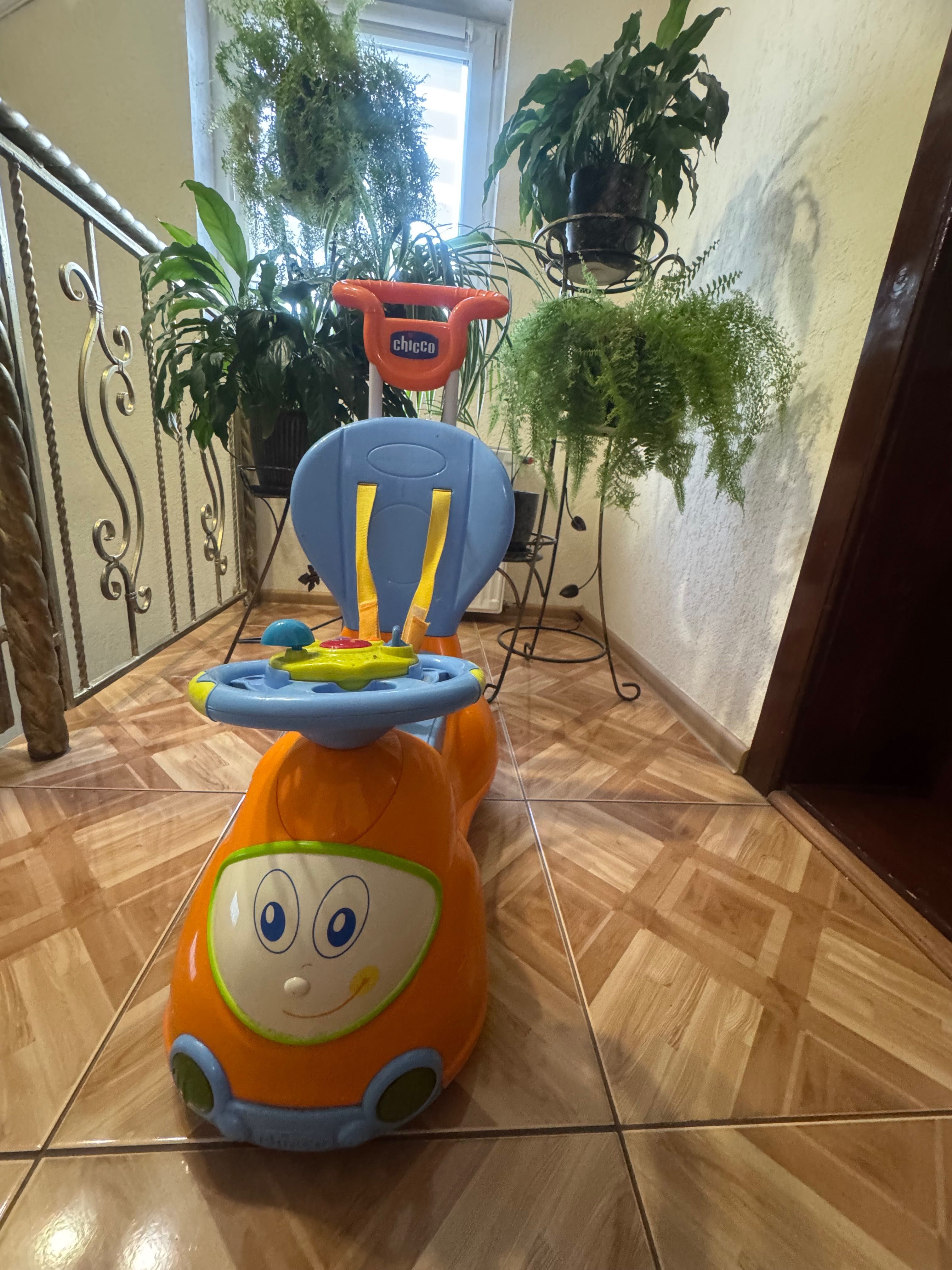 Толокар машинка чіко