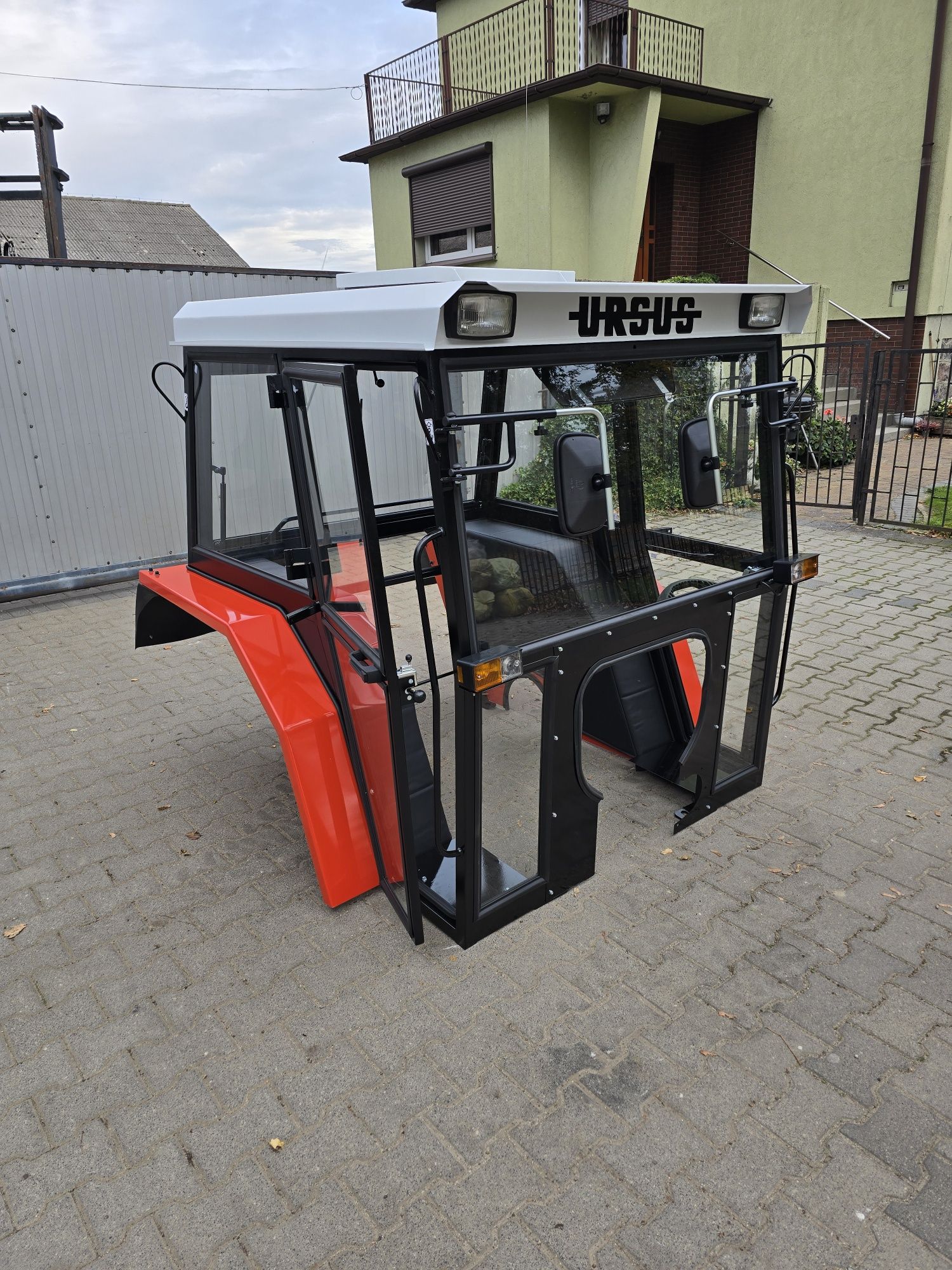 Kabina ciągnikowa C360 Kabina C 360 Ursus c360 Kabina do C360 Kabiny