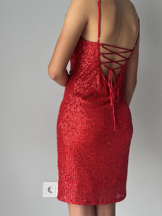 Червона сукня в паєтках розмір с-м