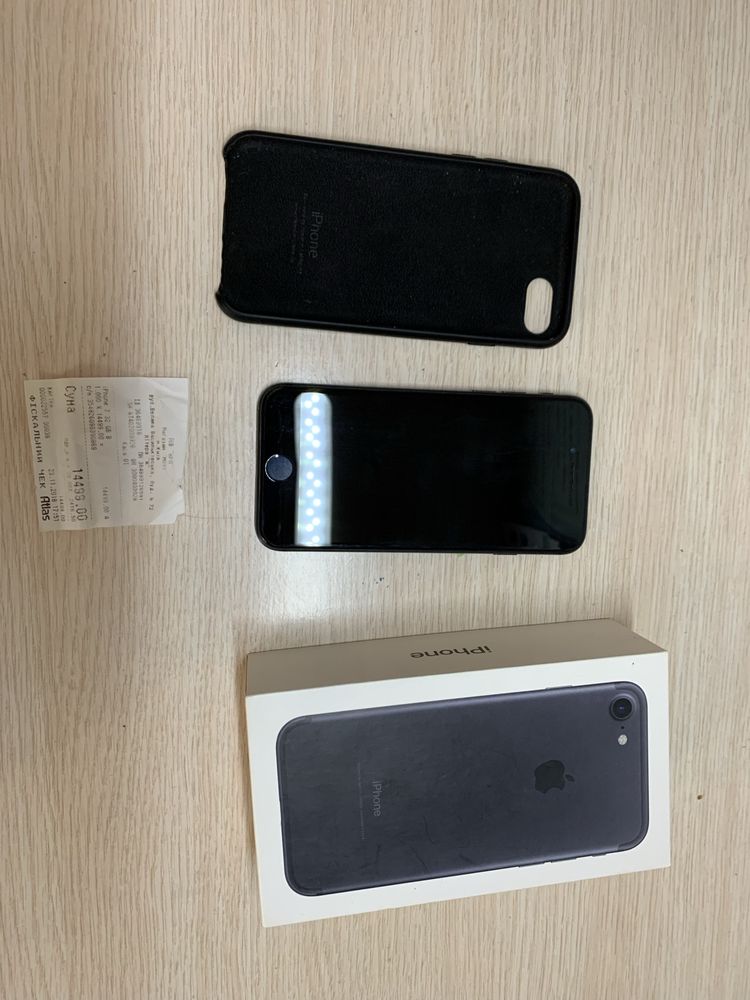Продам Айфон/Iphone 7 32 gb Black