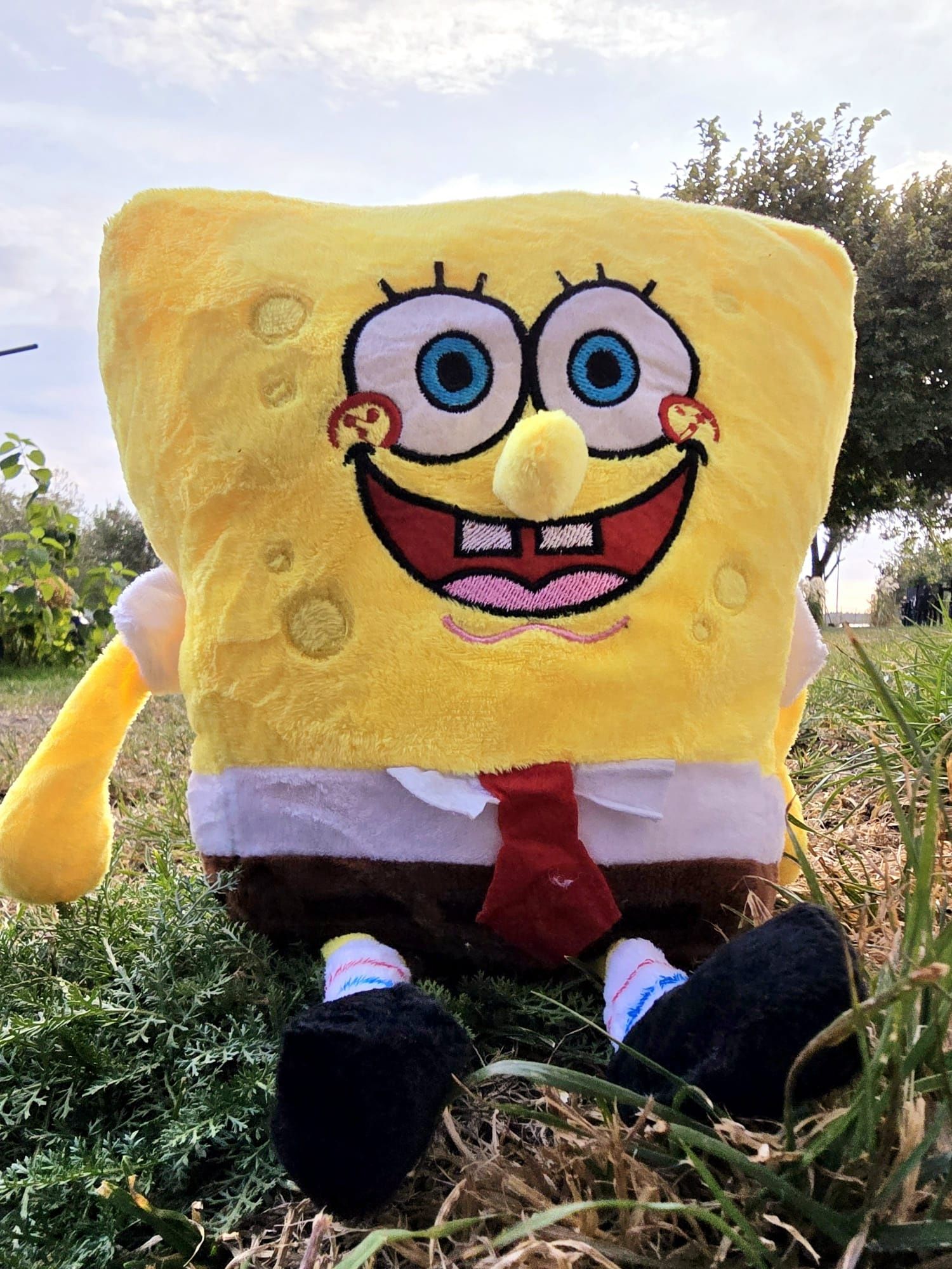 Ekstra pluszak maskotka Spongebob nowy HIT