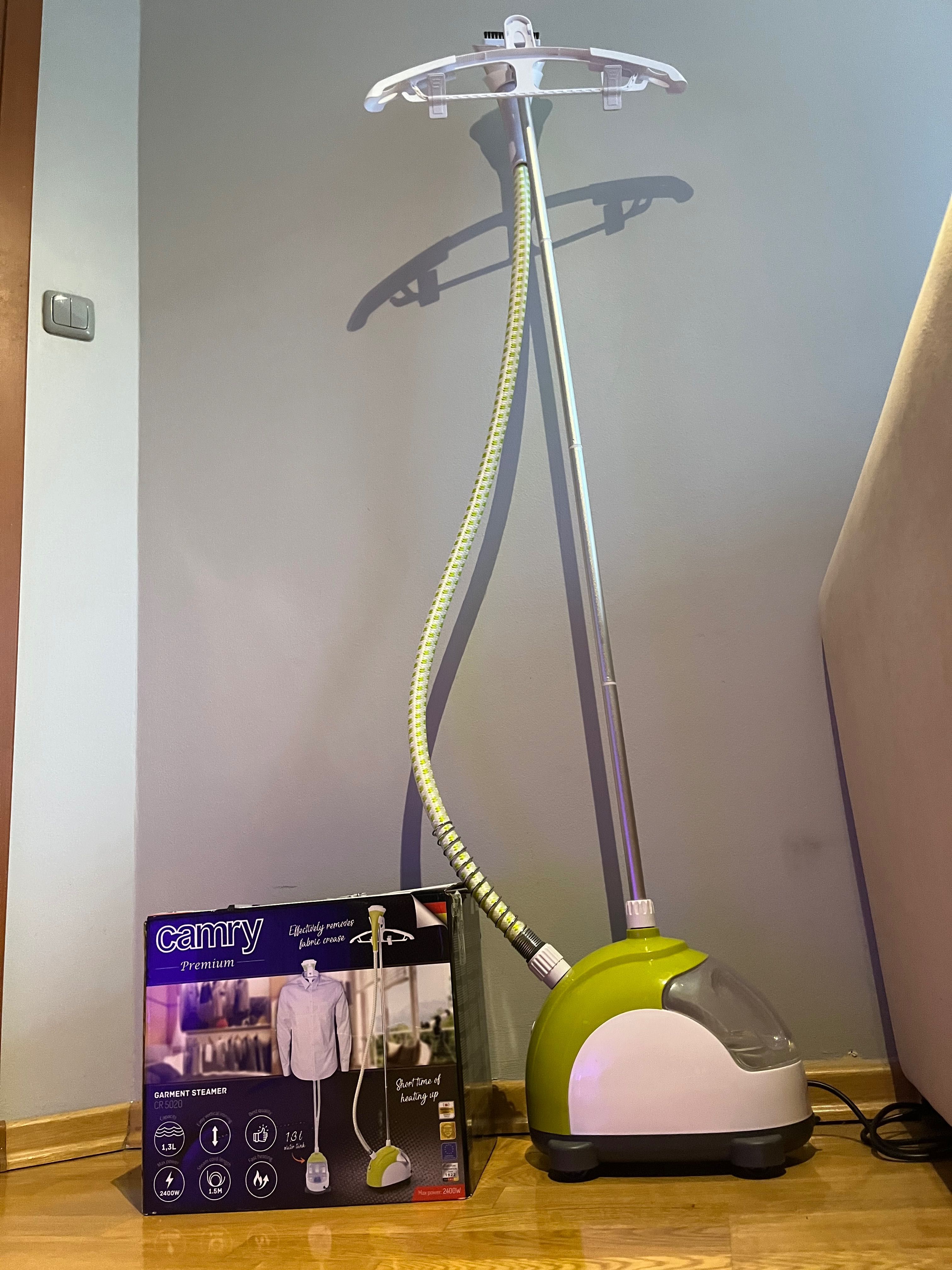 Garment steamer in excellent condition. 
Barely used.