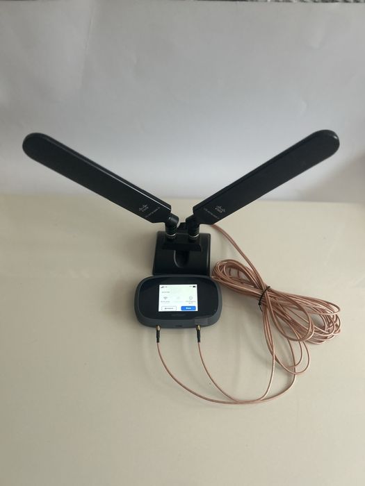 Inseego MiFi 8800L + антена Cisco LTE-ANTM-SMA-D
