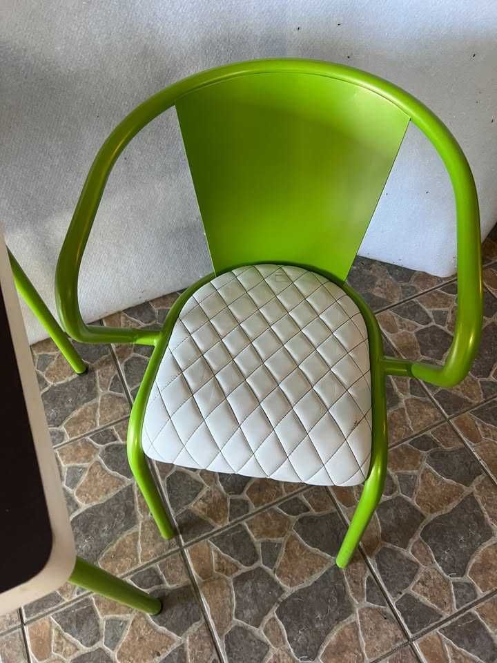 mesa com cadeiras