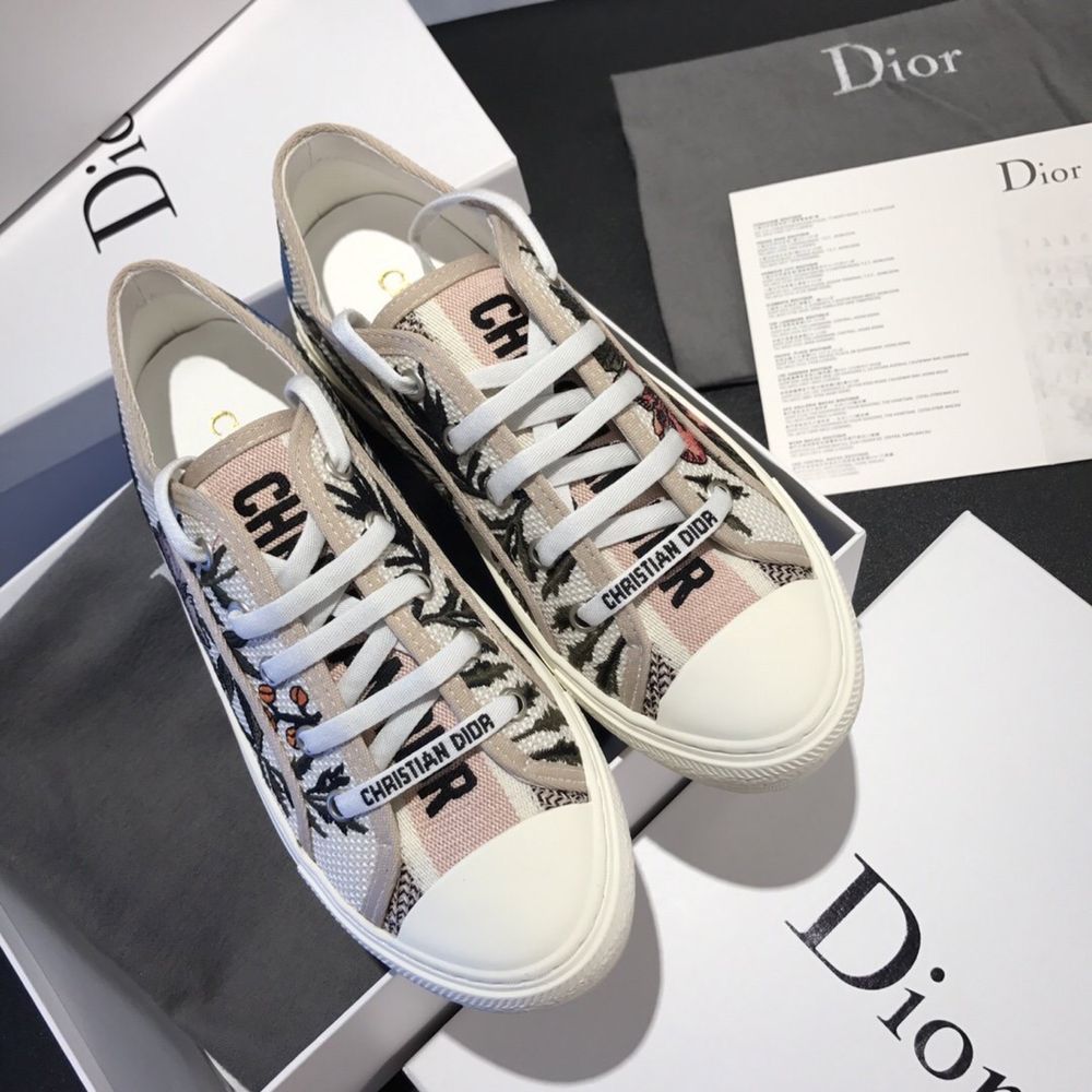 Trampki Dior w kwiaty