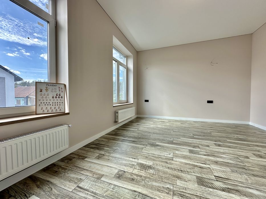 таунхаус з НОВЕСЕНЬКИМ  ремонтом в зручній локації