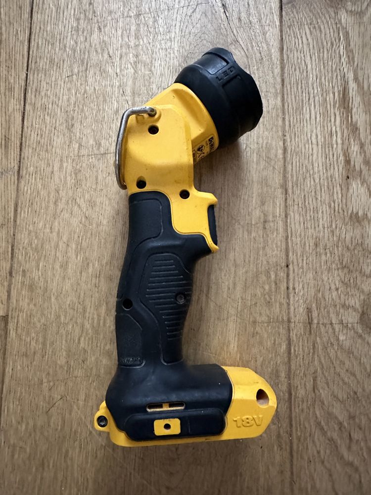 Ліхтар Dewalt DCL040