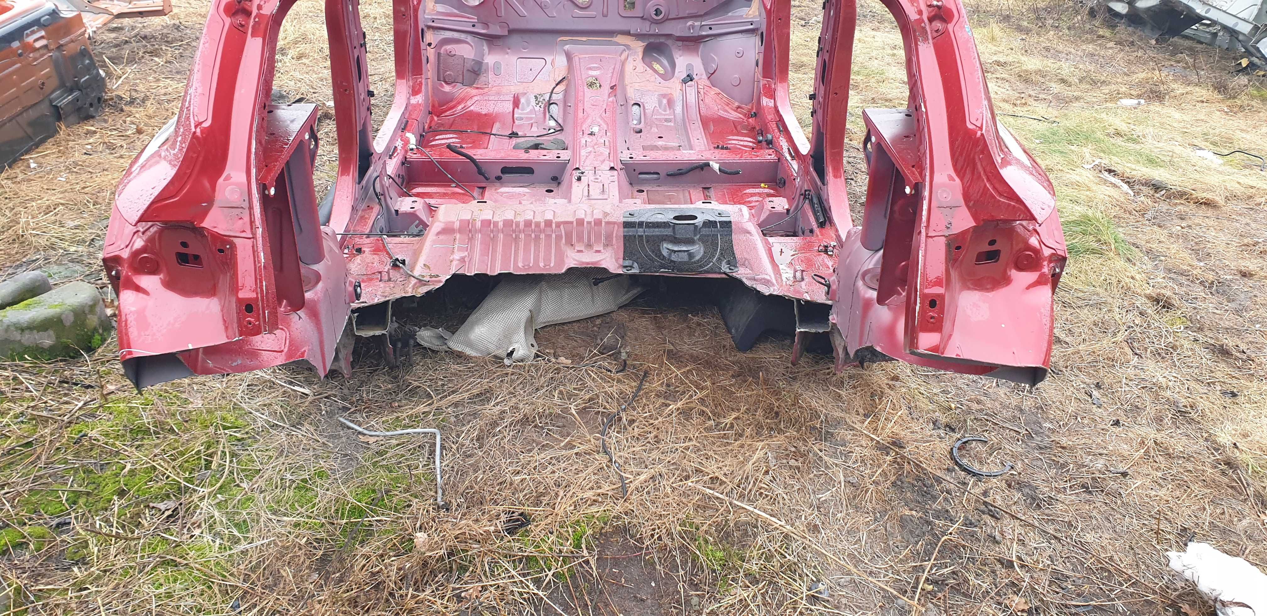 lewy błotnik tylny tył próg Dacia Sandero Stepway III 3 tenpi