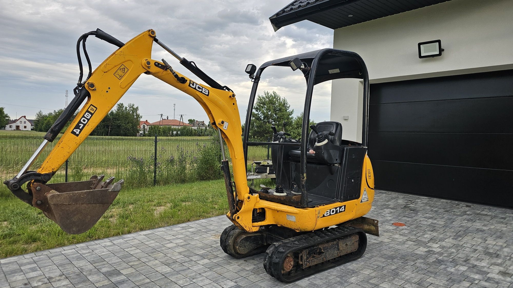 Minikoparka JCB 8014