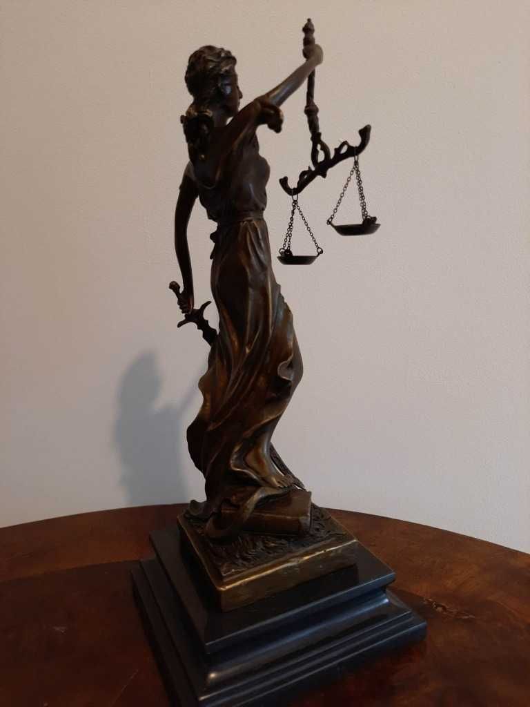 Figura z brązu - Temida - syg.Mayer