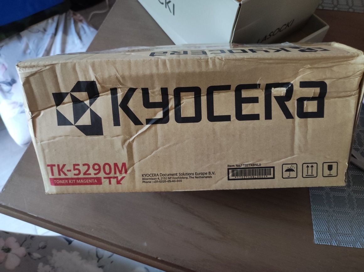 Toner Kyocera TK-5290M - uszkodzony karton