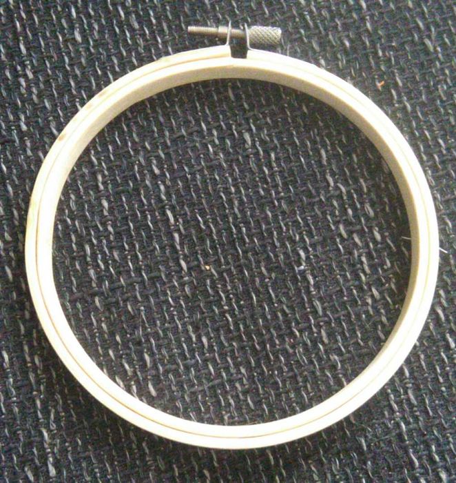 Tamborek bambusowy do haftu 10 cm.