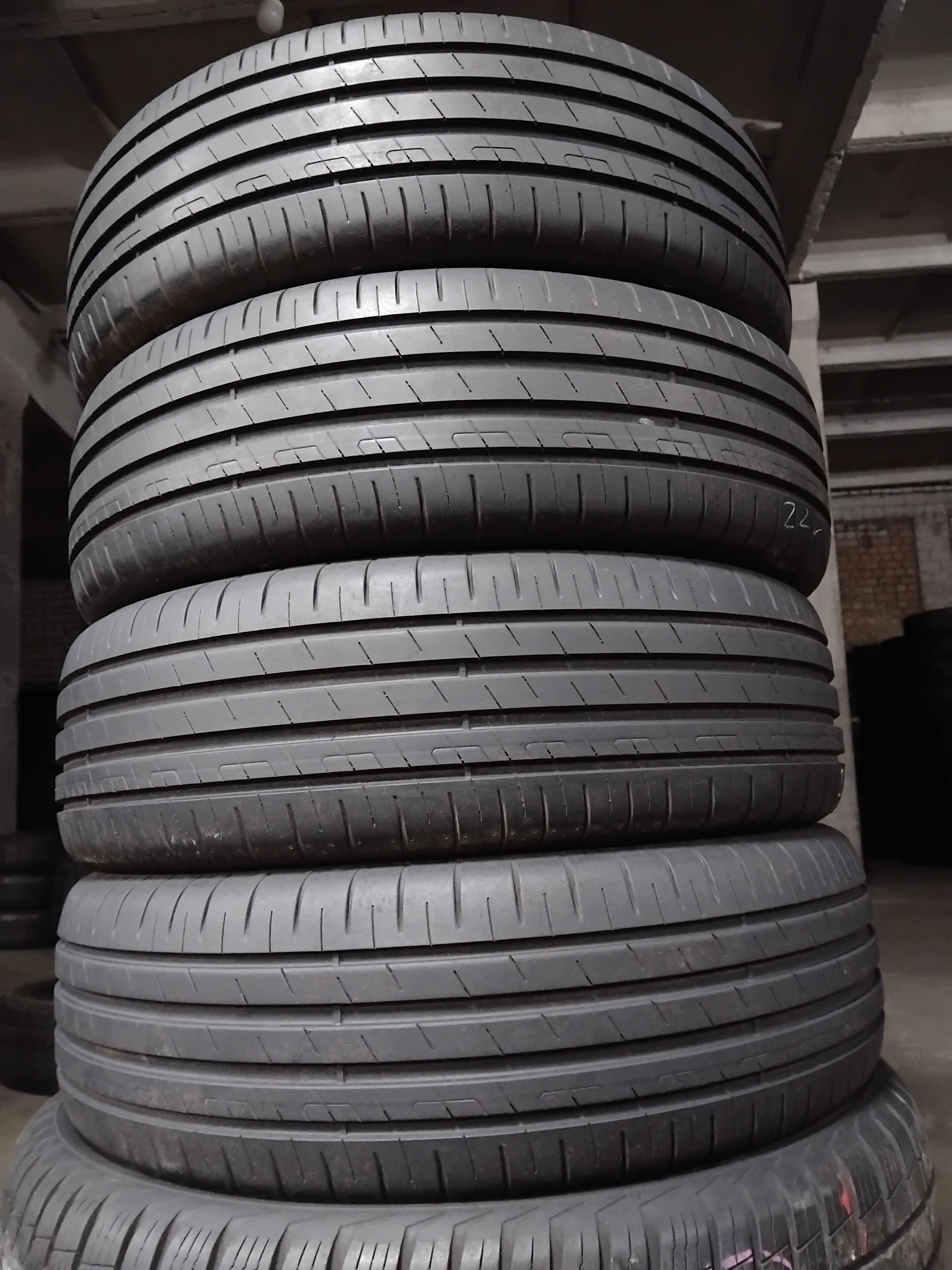 Шини бу 205/60 R16 Goodyear Efficient Grip Performance Комплект Літо