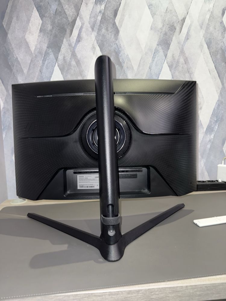 Продам монитор Samsung Odyssey G6 2к 240hz