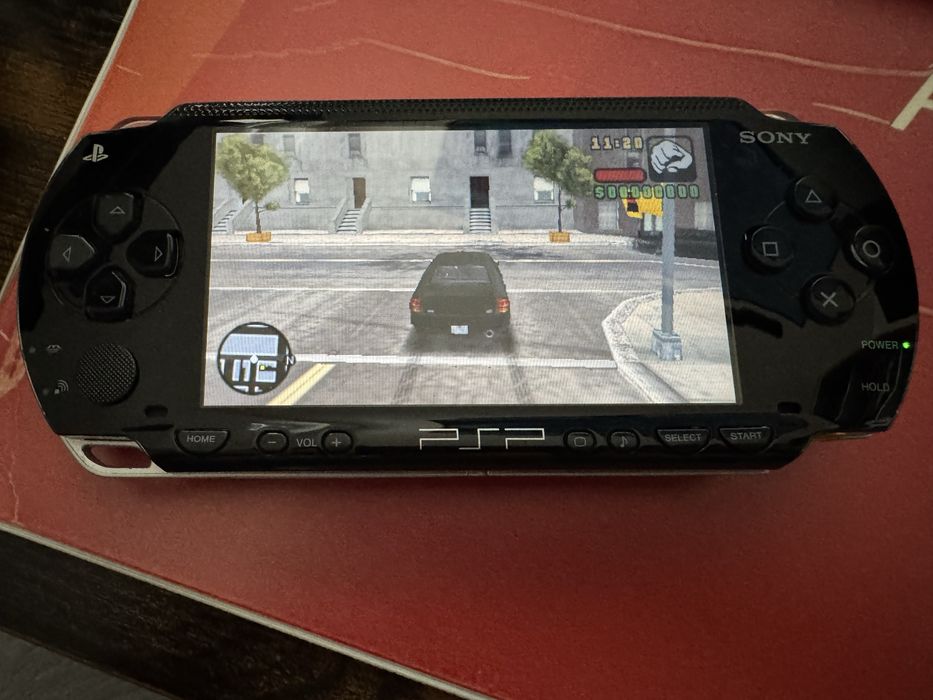 Konsola psp fat plus gry i ładowarka