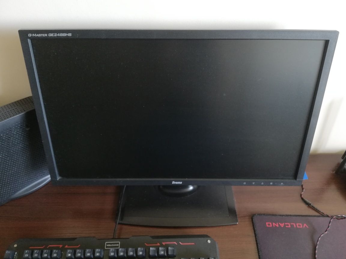 Komputer stacjonarny + monitor