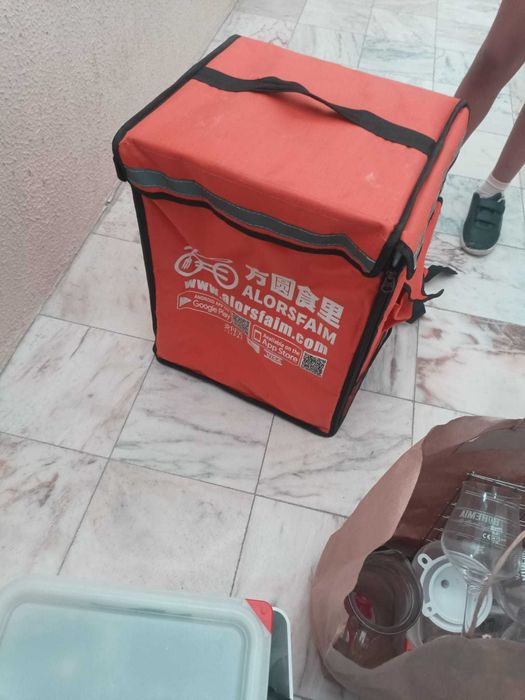 Mochila térmica para entrega de comida