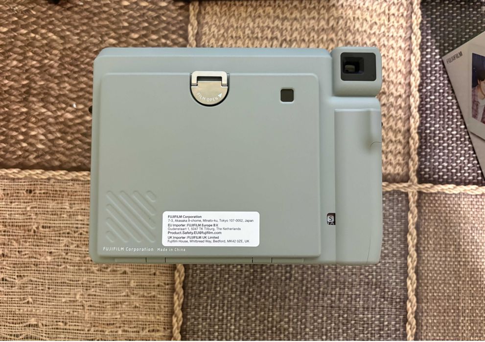 Нова камера з автодруком Fujifilm Instax Wide 400
