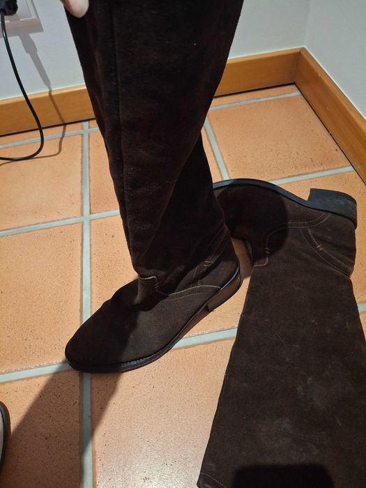 Botas de cano alto camurça