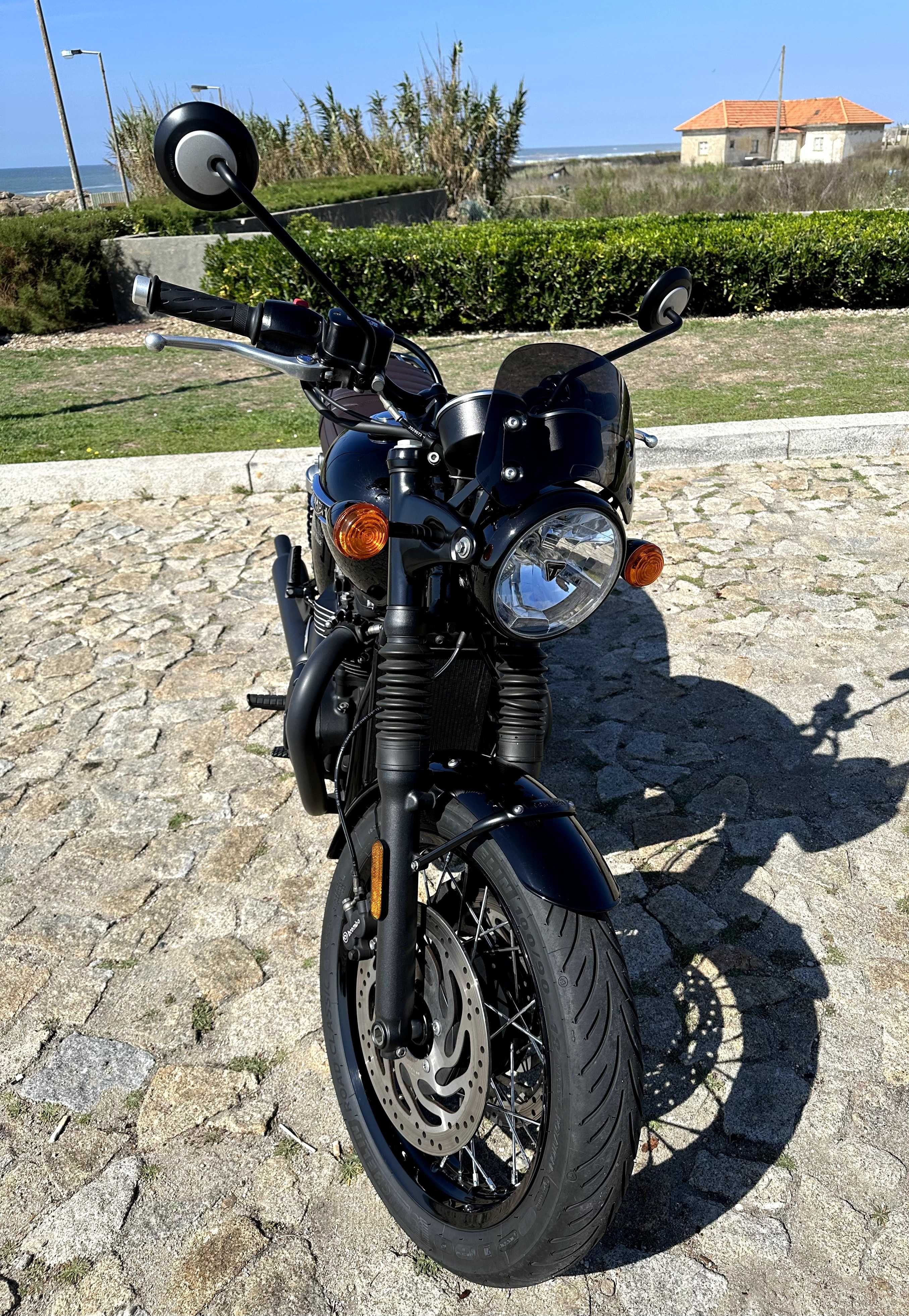 2021 Triumph Bonneville T120 Black