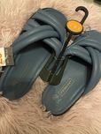 Ciemnoniebieskie modne klapki - primark - rozmiar 37