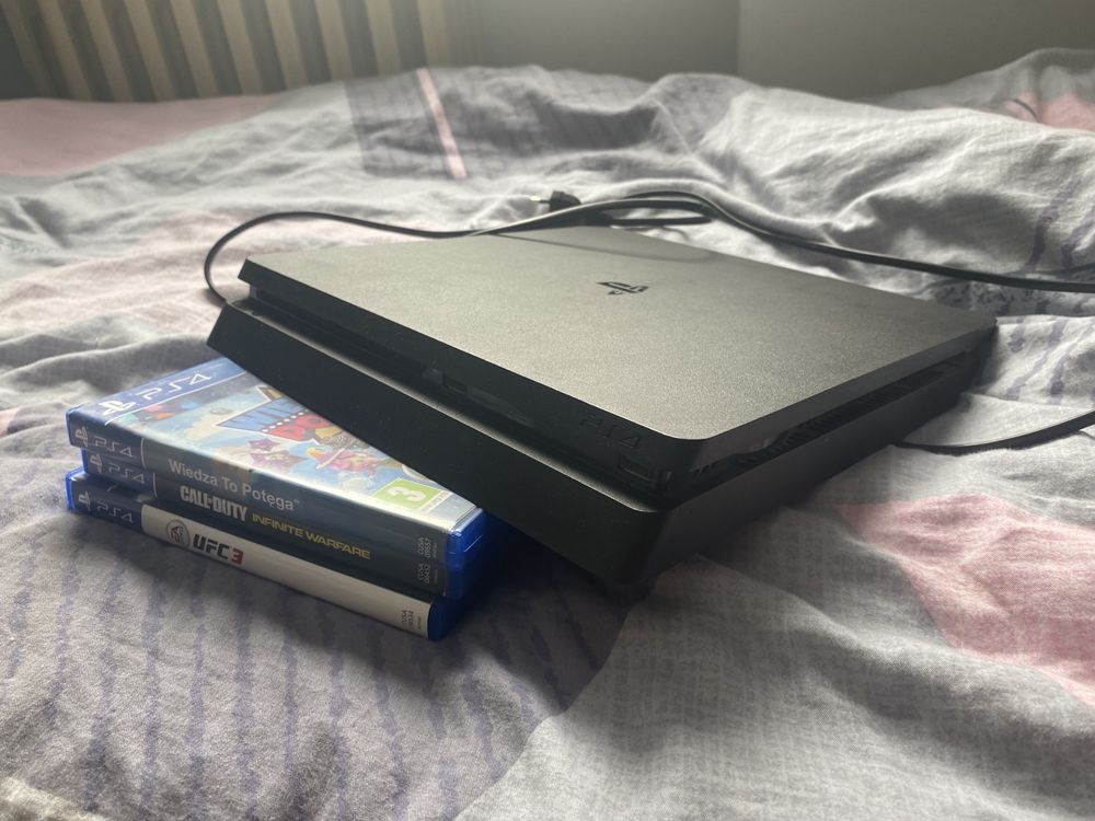 Playstation 4 dodatkowo 3 gry