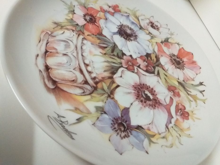 NOVObonito,prato porcelana Limoges de coleção,diam 21,em mãoveja zonas