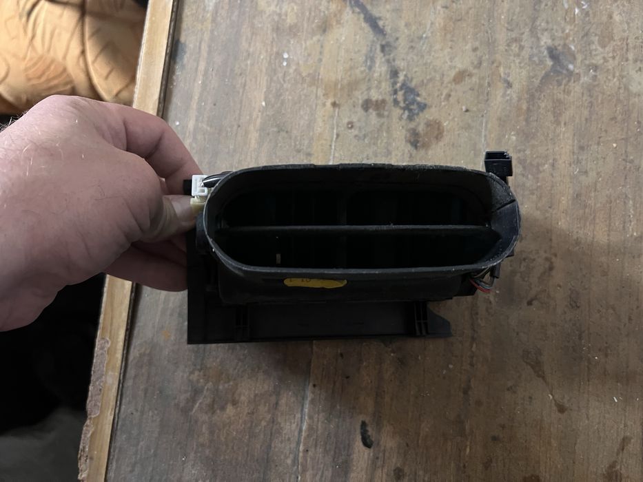 Воздуходув Салона Консоль BMW Е39 Задний Дефлектор