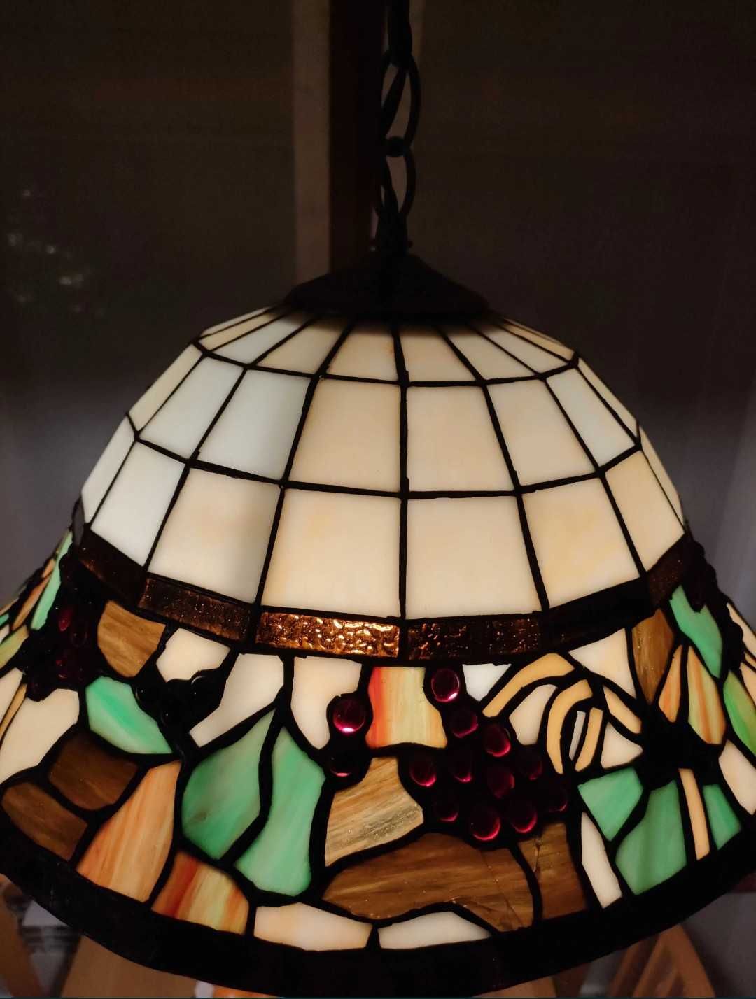 Lampa wisząca Tiffany.