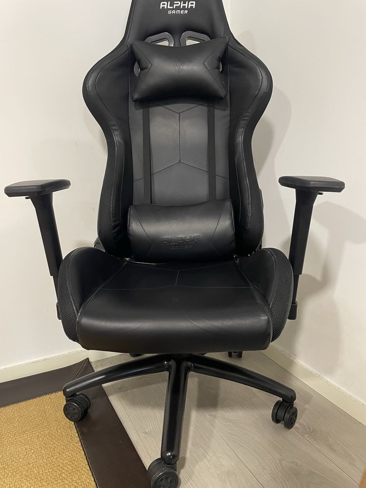 Cadeira Gaming ALPHA GAMER Cygnus RGB (Até 130 kg - Classe 4 - Preto)