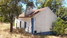 Terreno de 7.500 m2 p/ 2 Moradias (1 p/ Recuperar)