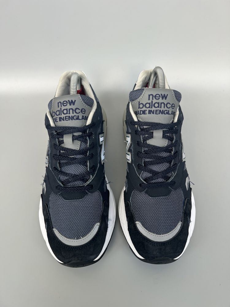 Оригінальні кросівки  New Balance 920 made In England 43р.27.5см.