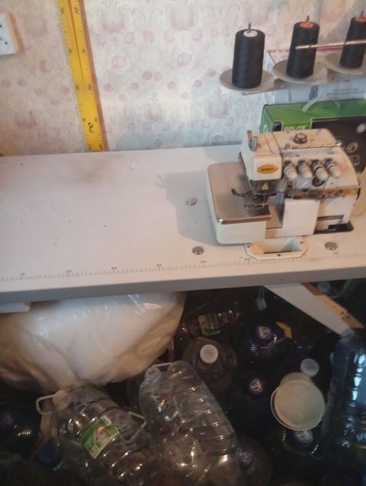 Продам оверлок б/у