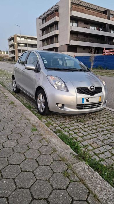 Toyota Yaris 1.0 Gasolina VVT-i (2006)
