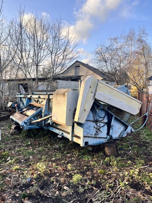 Продам комбайн Славутич