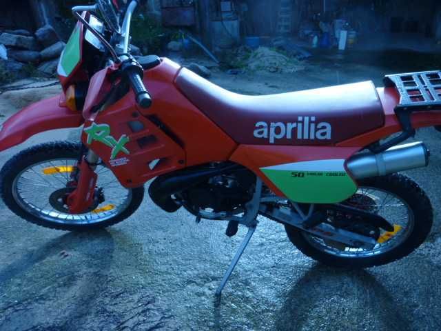 Aprília RX 50 clássica invulgar.