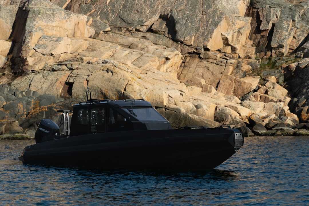 Iron 907 Coupe - sportowa łódź motorowa, jacht MBOATS - Olsztyn