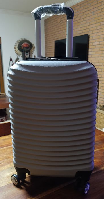 Mala de cabine, rodas 360°,prateada. Nova!