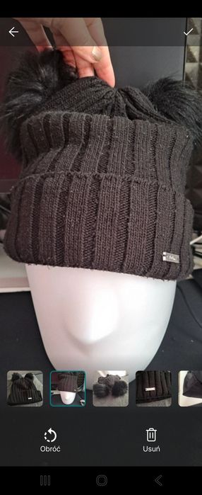 Czapka ciepła z pomponami Tanio