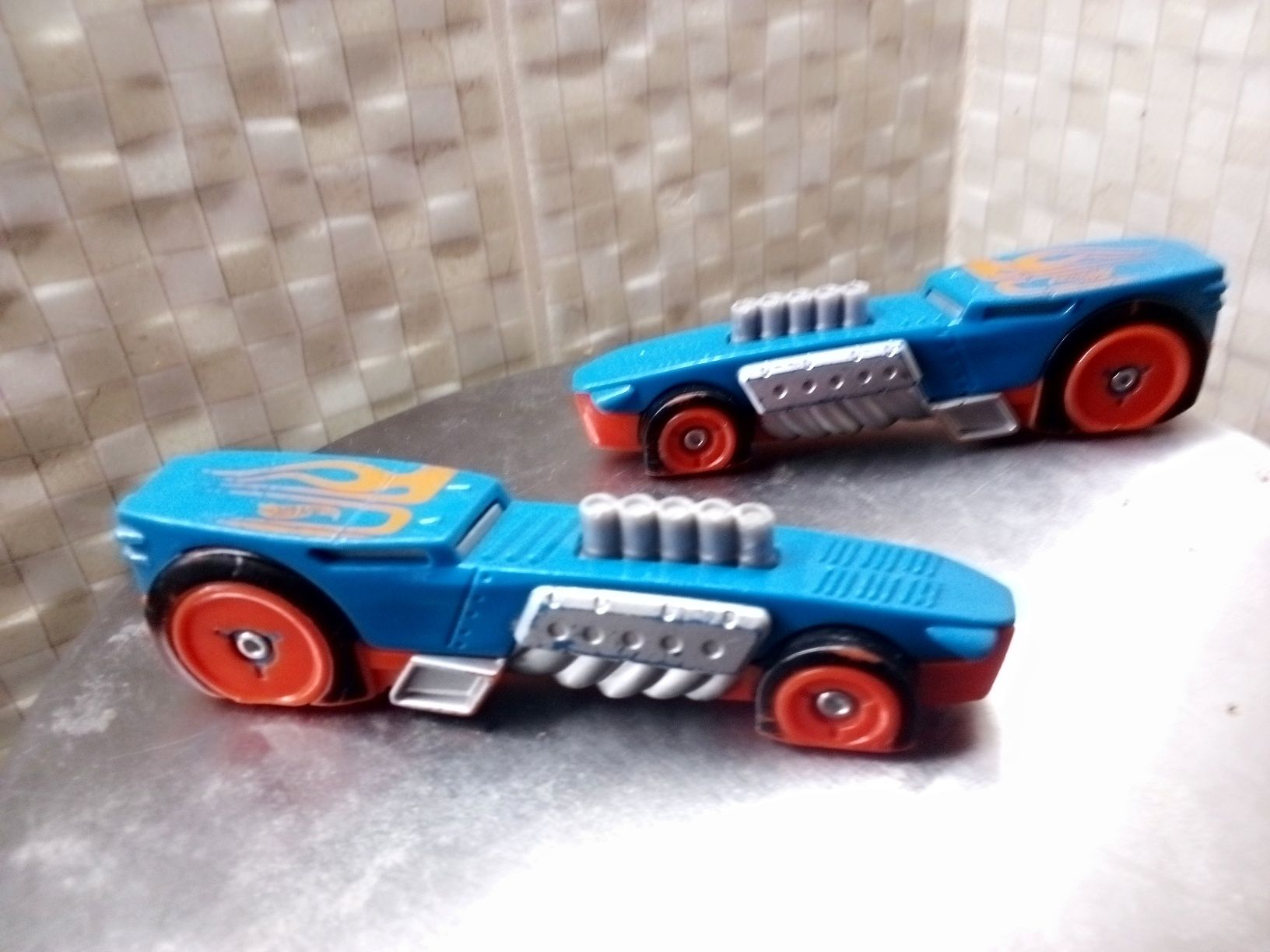 Hot wheels половинки на магніті рідкісна молнія  хот віллс виллс