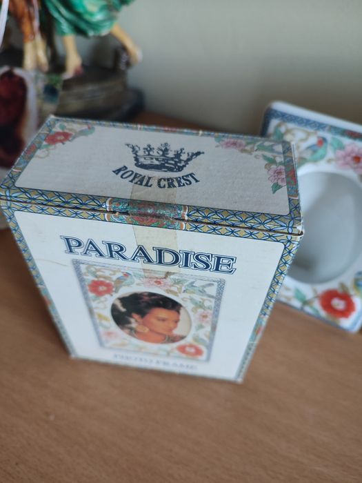 Conjunto de duas molduras em porcelana