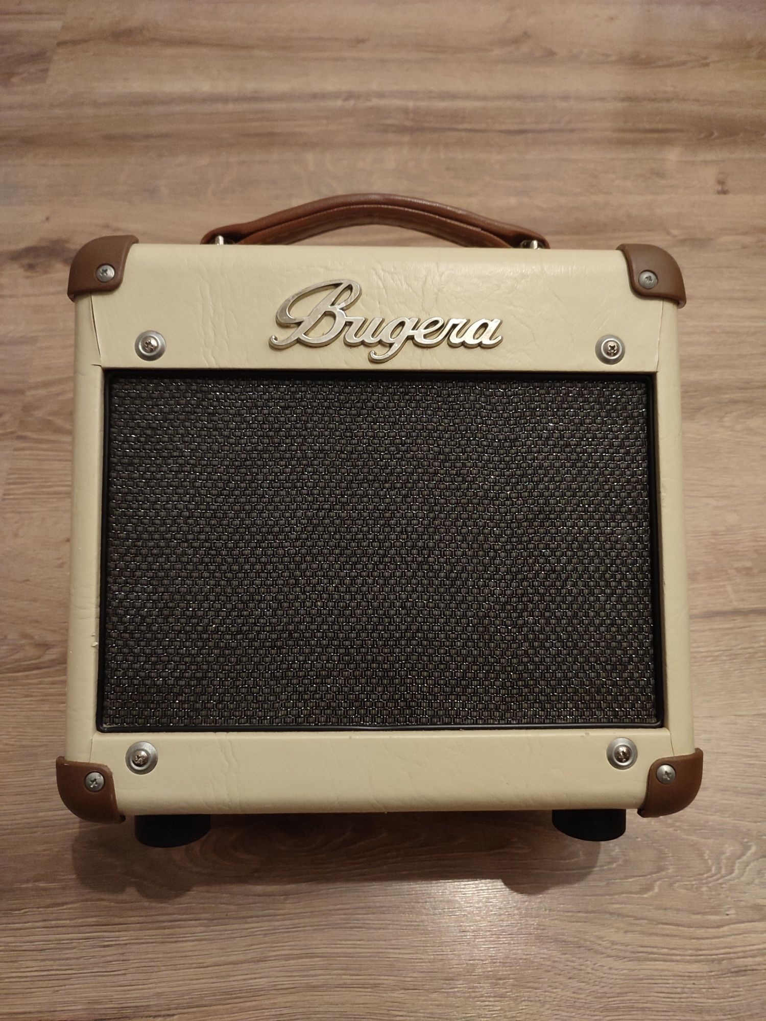 Wzmacniacz lampowy - Bugera BC15