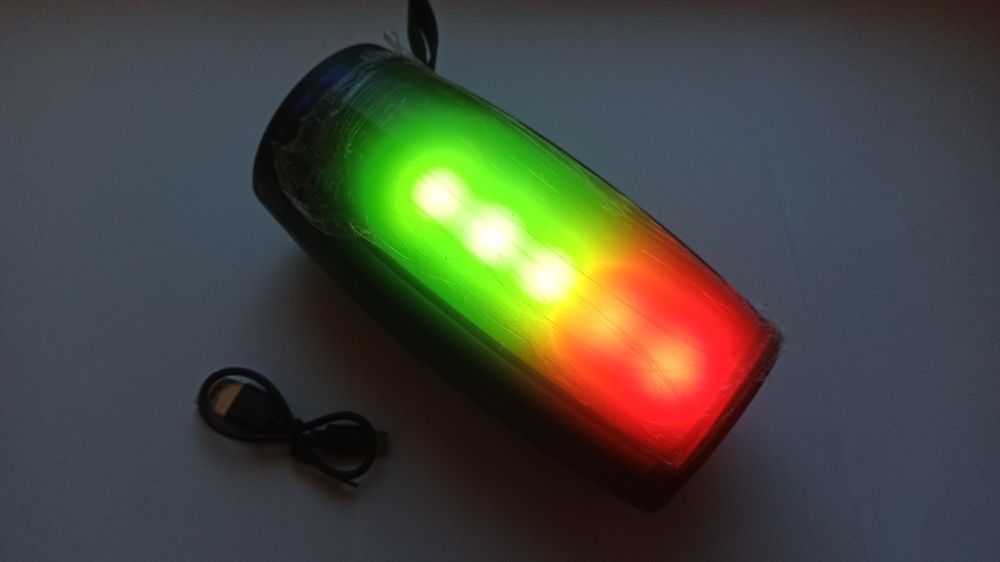 Музична колонка з підсвіткою на акумуляторі ZQS1201