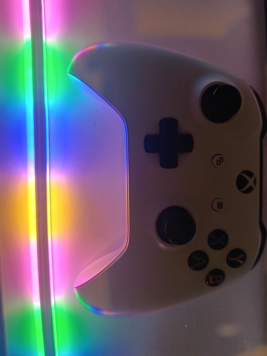 Konsola Xbox One S 1TB W Zestawie Z Padem Oryginalnym I Grą GTA 5